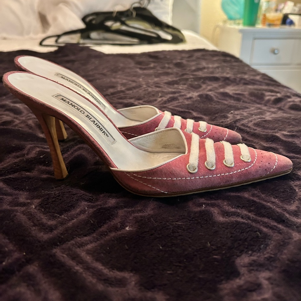 Manolo Blahnik Mauve Strappy Heels